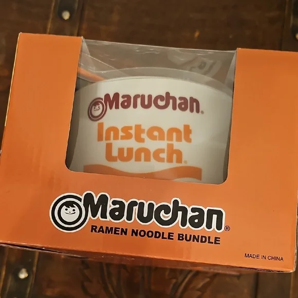 MAD Engine Maruchan Ramen Noodle Bundle - Orange and White - Picture 3 of 8